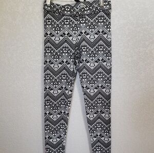 Pink Aztec design leggings